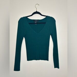 Forever 21 size medium ripped dark forest green long sleeve sweater